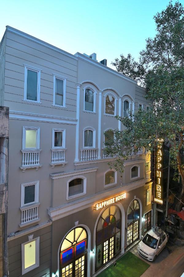 Hotel Sapphire House - 3 Mins Walk From Metro And 5 Mins From Rail Station Új-Delhi Kültér fotó