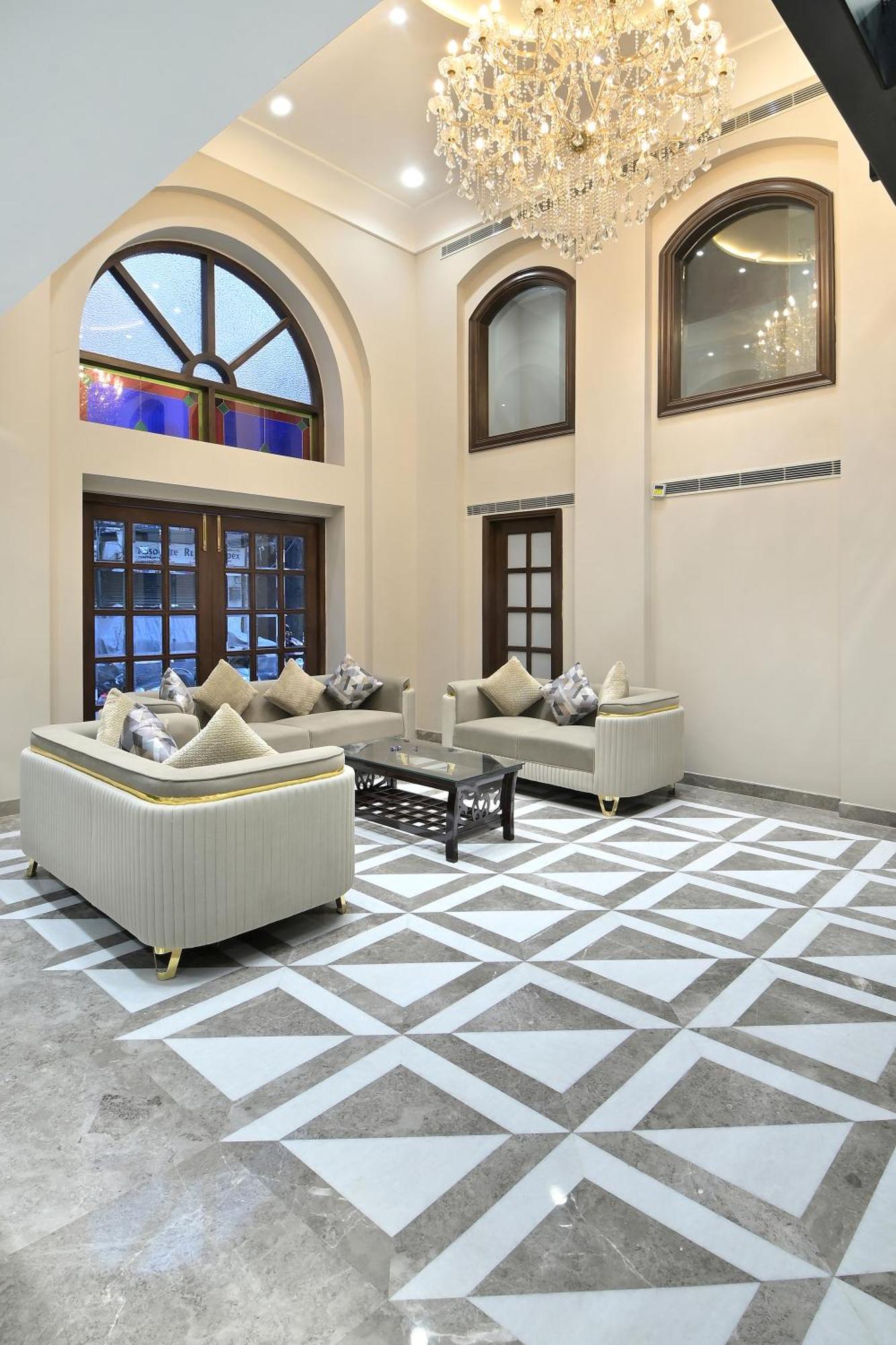 Hotel Sapphire House - 3 Mins Walk From Metro And 5 Mins From Rail Station Új-Delhi Kültér fotó